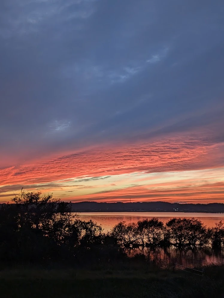 燃えるような夕焼けの霞ヶ浦